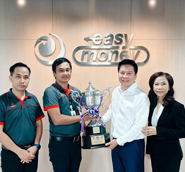 อีซี่มันนี่ร่วมสนับสนุนแรลลี่การกุศล